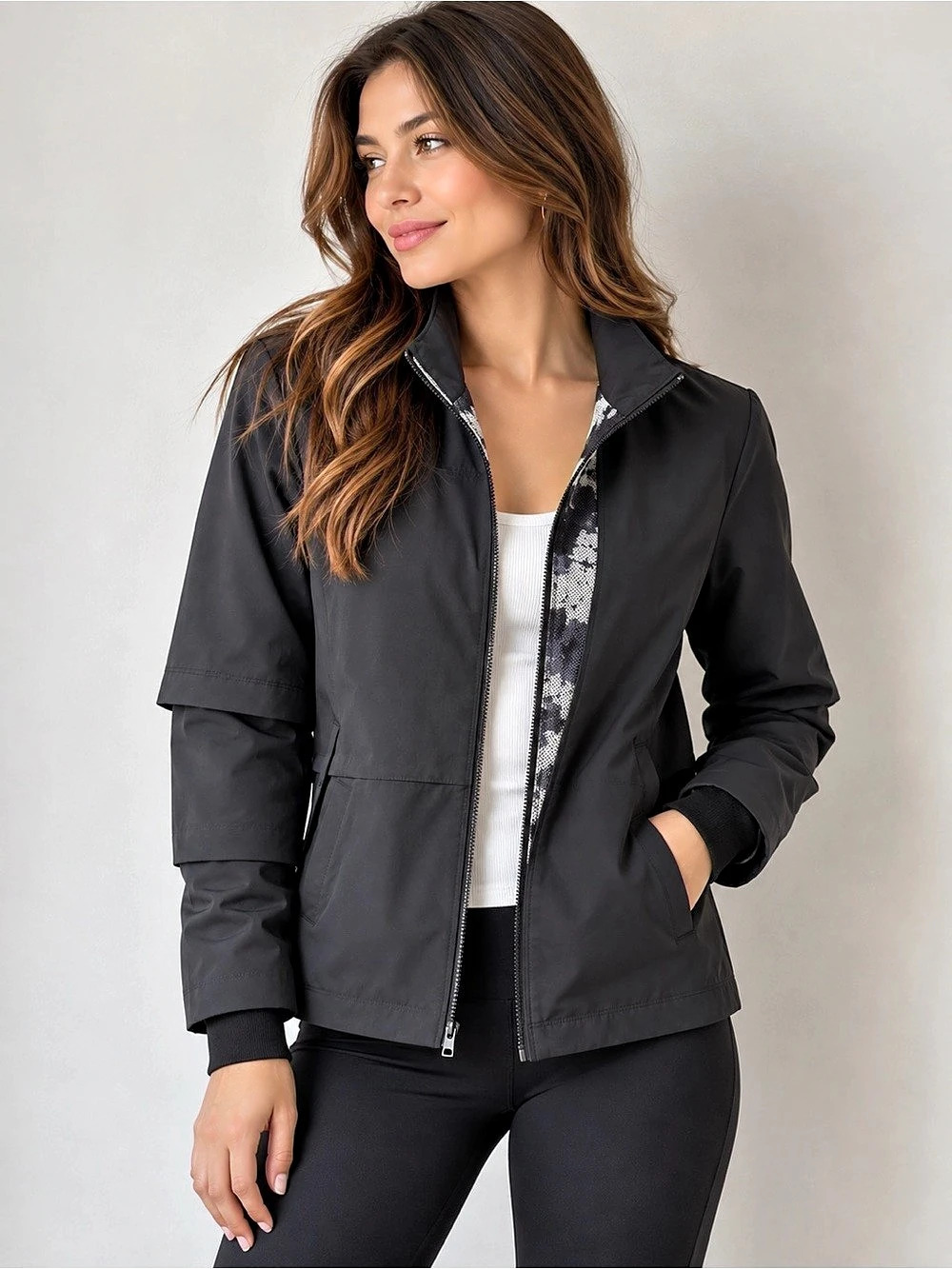 Nike NikeShield Lightweight Jacket Black & White Small